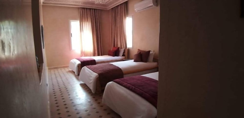 Imagen de la habitación del Hotel Diar Illi. Foto 19