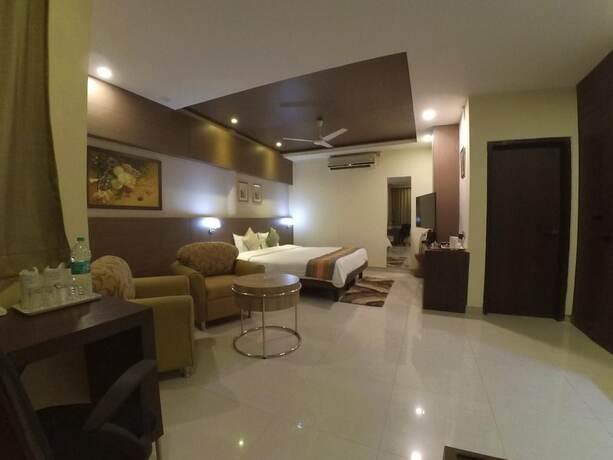 Imagen general del Hotel Dibrugarh Club House. Foto 5