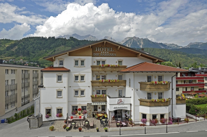 Imagen de los exteriores del Hotel Die Barbara. Foto 15