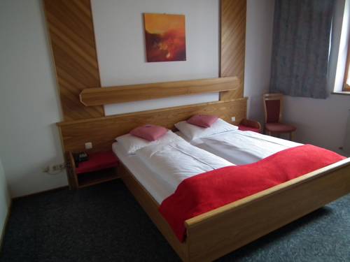 Imagen de la habitación del Hotel Die Traube. Foto 7