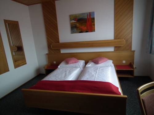 Imagen de la habitación del Hotel Die Traube. Foto 12