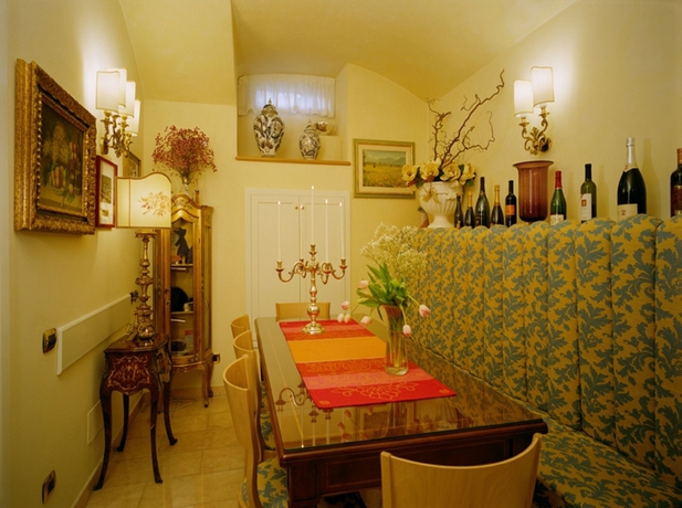 Imagen de los interiores del Hotel Dieci. Foto 12