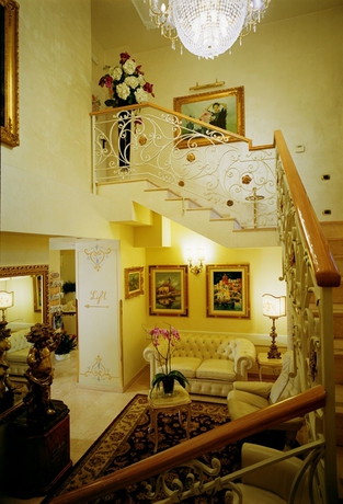 Imagen de los interiores del Hotel Dieci. Foto 15