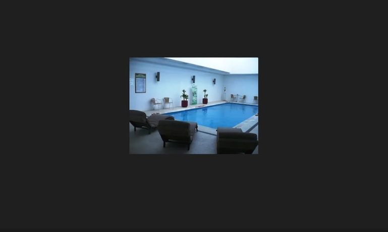 Imagen de la piscina del Hotel Diego Almagro Lomas Verdes. Foto 18