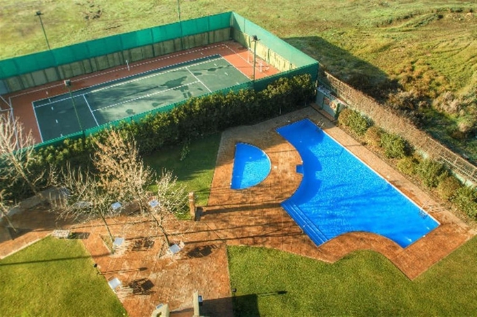 Imagen de la piscina del Hotel Diego De Almagro Aeropuerto. Foto 18