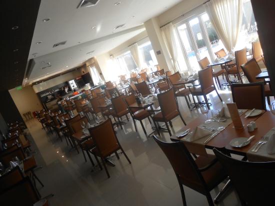 Imagen del bar/restaurante del Hotel Diego De Almagro Alto El Loa. Foto 2