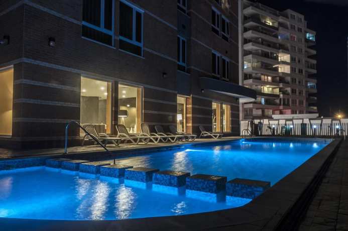 Imagen de la piscina del Hotel Diego De Almagro La Serena. Foto 19