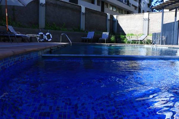 Imagen de la piscina del Hotel Diego De Almagro Providencia. Foto 19