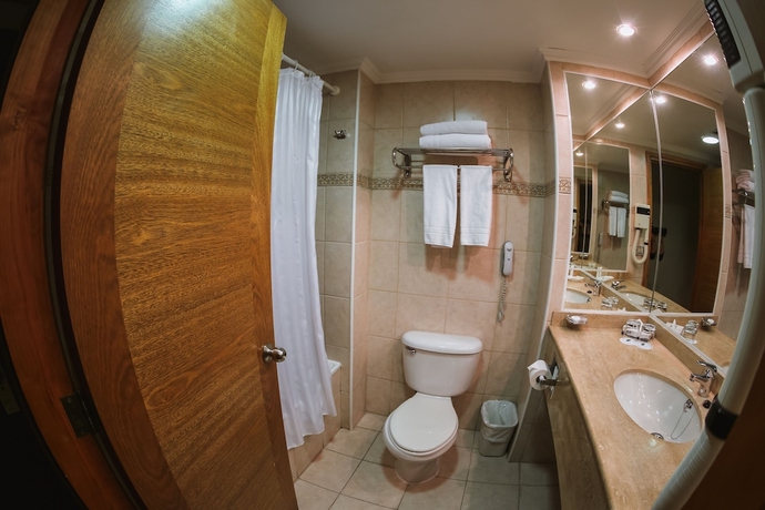 Imagen de la habitación del Hotel Diego De Almagro Punta Arenas. Foto 17