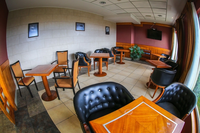 Imagen del bar/restaurante del Hotel Diego De Almagro Punta Arenas. Foto 4