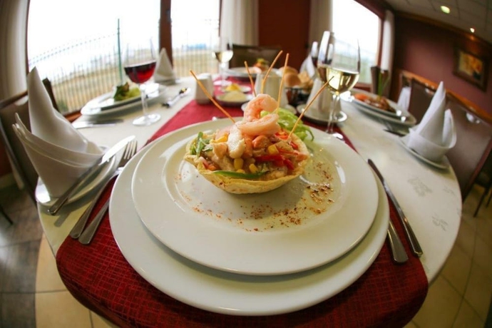 Imagen del bar/restaurante del Hotel Diego De Almagro Punta Arenas. Foto 5