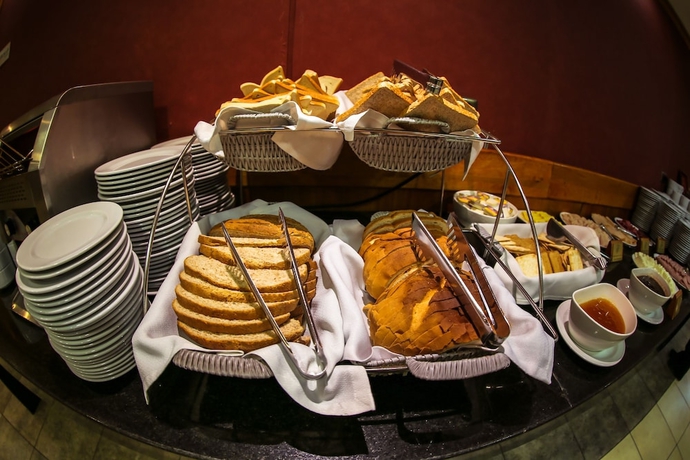 Imagen del bar/restaurante del Hotel Diego De Almagro Punta Arenas. Foto 6