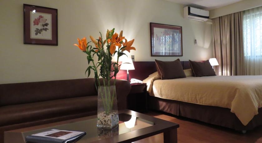 Imagen general del Hotel Diego De Velazquez. Foto 10