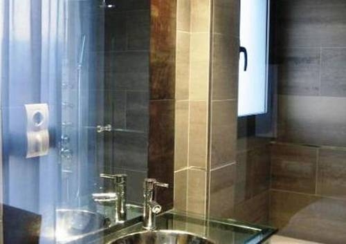 Imagen de la habitación del Hotel Diego's. Foto 5