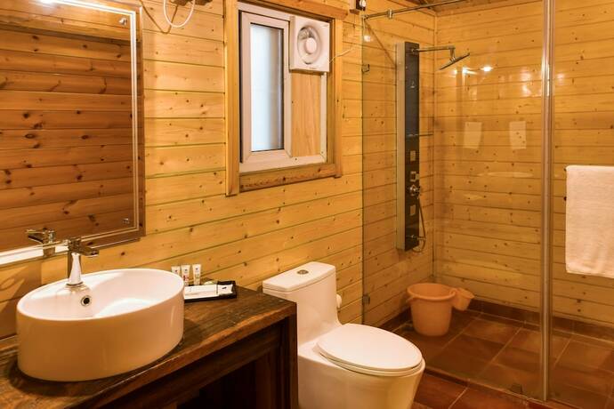 Imagen de la habitación del Hotel Digantaa Resort. Foto 19