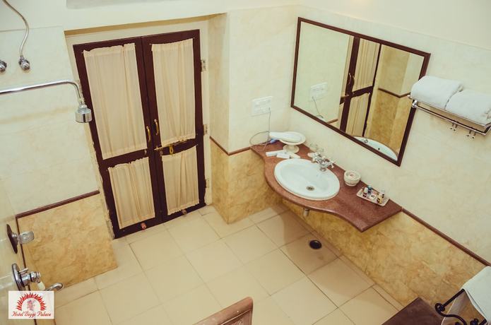 Imagen de la habitación del Hotel Diggi Palace. Foto 15