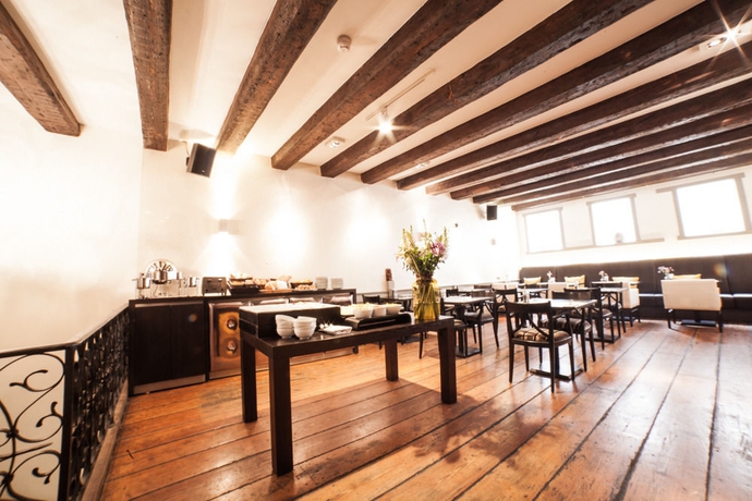 Imagen del bar/restaurante del Hotel Dikker And Thijs Fenice. Foto 6