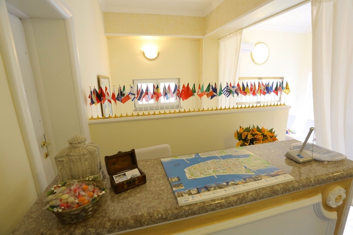 Imagen de los interiores del Hotel Diklo Beach Rooms. Foto 13