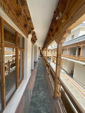 Imagen de los exteriores del Hotel Dimbir Regency. Foto 10