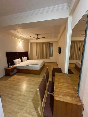 Imagen de la habitación del Hotel Dimbir Regency. Foto 5