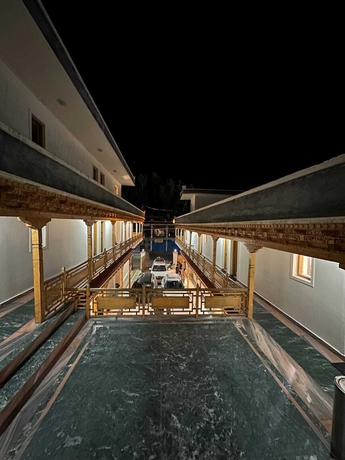 Imagen de los exteriores del Hotel Dimbir Regency. Foto 11