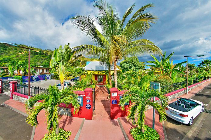 Imagen de los exteriores del Hotel Dimitile. Foto 13