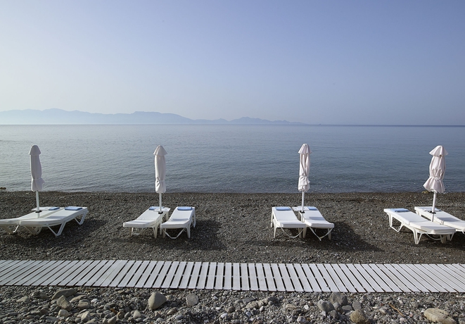 Imagen de los exteriores del Hotel Dimitra Beach and Suites. Foto 13