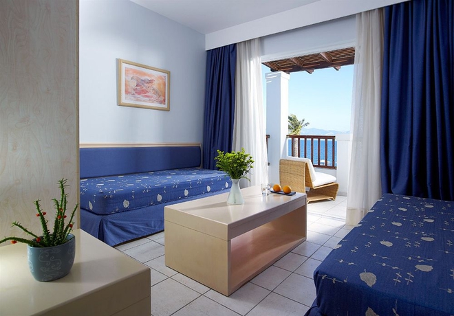 Imagen de los interiores del Hotel Dimitra Beach and Suites. Foto 16