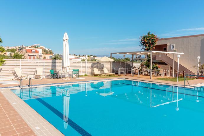 Imagen de la piscina del Hotel Dimitra and Evdokia. Foto 19