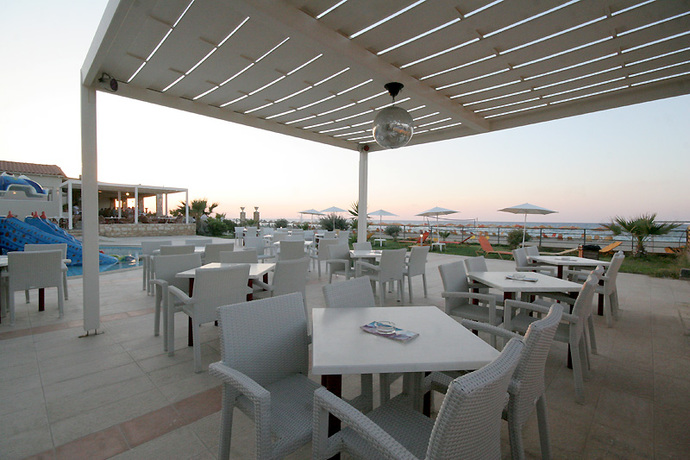 Imagen general del Hotel Dimitrios Village Beach Resort. Foto 4