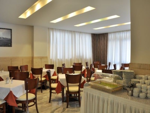 Imagen general del Hotel Dimitris Paritsa. Foto 4