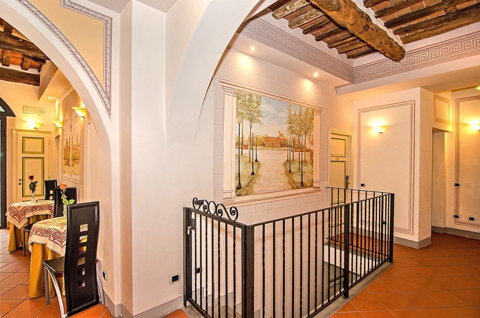 Imagen de los interiores del Hotel Dimora Dei Guelfi Luxury Rooms. Foto 13