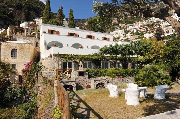 Imagen de los exteriores del Hotel Dimora Fornillo. Foto 9