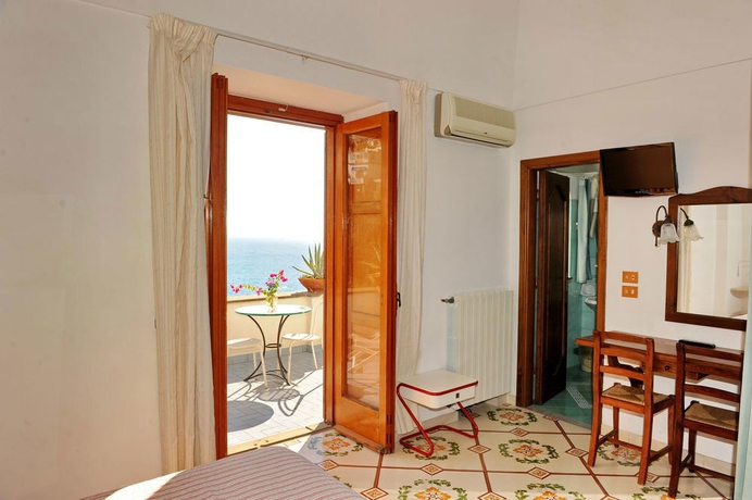 Imagen de la habitación del Hotel Dimora Fornillo. Foto 3