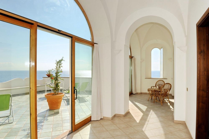 Imagen de los interiores del Hotel Dimora Fornillo. Foto 16