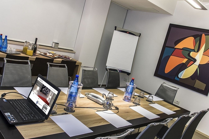 Imagen de los interiores del Hotel Dimorae. Foto 10