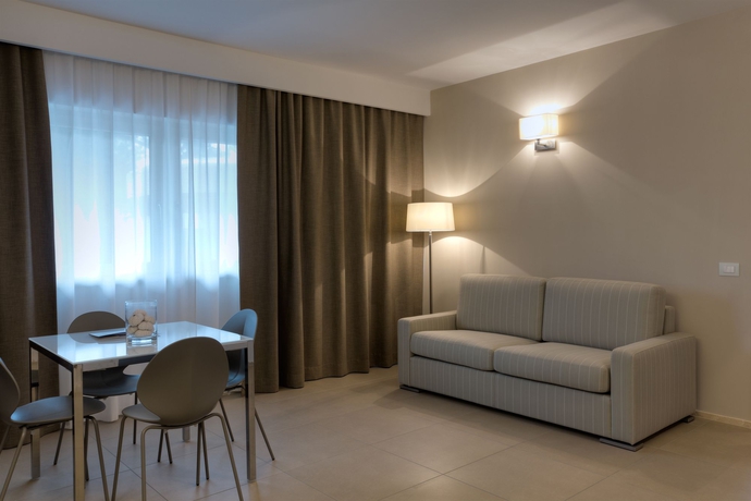 Imagen de los interiores del Hotel Dimorae. Foto 12