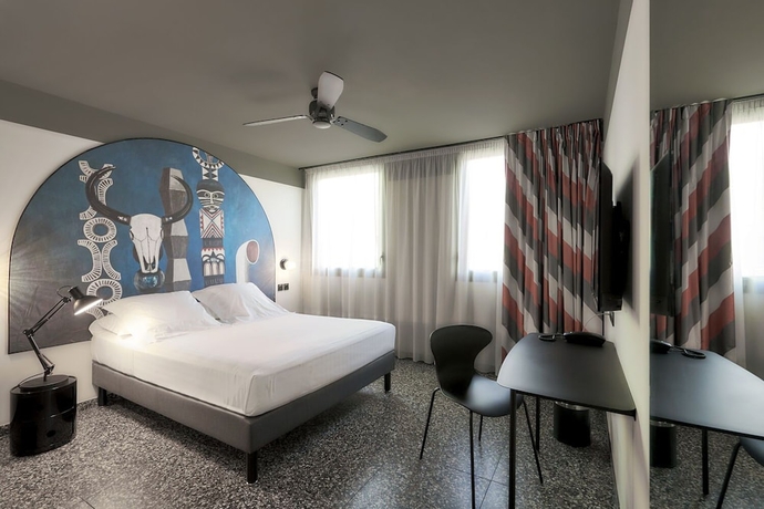 Imagen de la habitación del Hotel Dina Morgabine Saint Denis. Foto 2