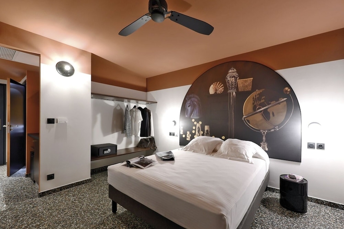 Imagen de la habitación del Hotel Dina Morgabine Saint Denis. Foto 6