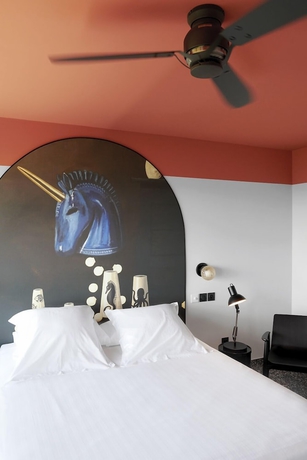 Imagen de la habitación del Hotel Dina Morgabine Saint Denis. Foto 12