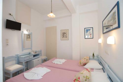Imagen de la habitación del Hotel Dina, Paros Ciudad. Foto 4