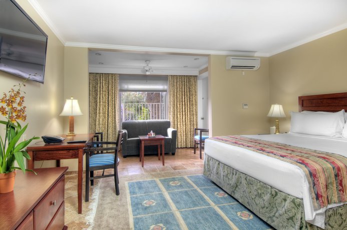 Imagen de la habitación del Hotel Dinah\'s Garden. Foto 8