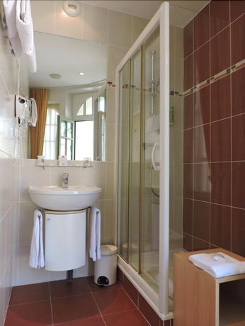 Imagen de la habitación del Hotel Dinard Balmoral. Foto 10