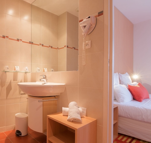 Imagen de la habitación del Hotel Dinard Balmoral. Foto 16