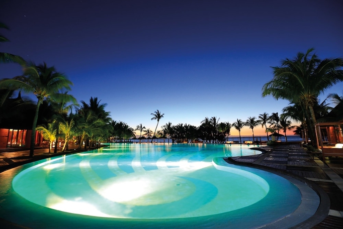 Imagen de la piscina del Hotel Dinarobin Beachcomber Golf Resort and Spa. Foto 17