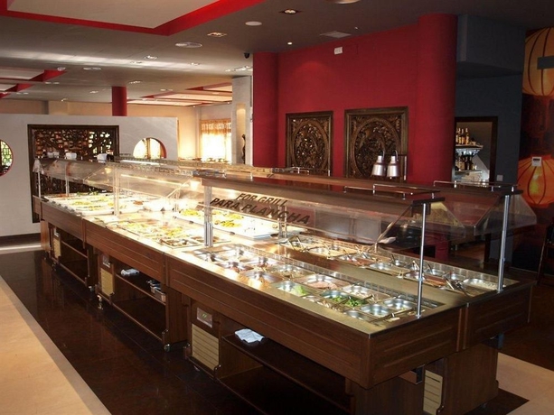 Imagen del bar/restaurante del Hotel Dinast&iacute;a. Foto 3