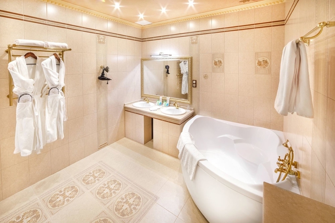 Imagen de la habitación del Hotel Dinastiya. Foto 18