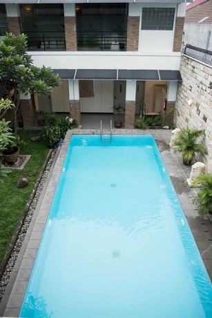 Imagen de la piscina del Hotel Dinasty Smart. Foto 12