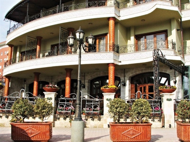 Imagen general del Hotel Dinasty, Tirana. Foto 3