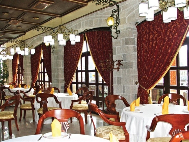 Imagen general del Hotel Dinasty, Tirana. Foto 5